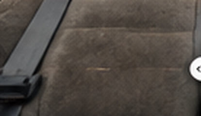 Siège de voiture avant nettoyage